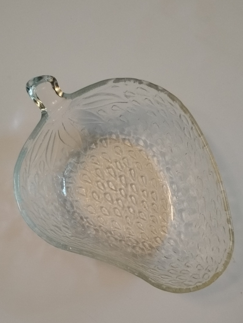 Strawberry Candy/Trinket Dish Serveware, Clear Glass, Pre-owned